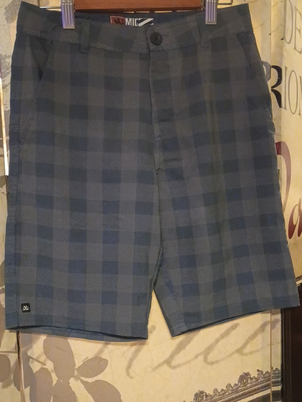 Micros Men's Navy and Gray Plaid Flat-Front Shorts
